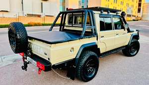 Pick-up double cabine Cruiser 79 4x4 tout-terrain d'occasion 2023 - Product Image 2