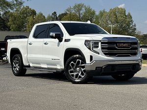 GM_C Sierra 1500 SLT 4WD d'occasion propre 2023 - Product Image 2