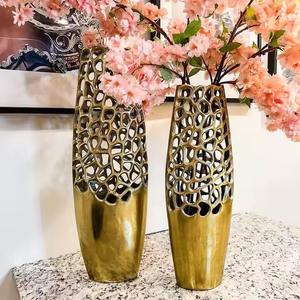 Jarrón decorativo dorado de estilo moderno con maceta negra, perfecto para una decoración elegante para el hogar, centro de mesa para sala de estar y acento Interior - Product Image 5