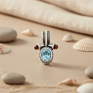 Pendentif en or rose fait main avec topaze bleue pour femmes, plaqué rhodium - Product Image 1