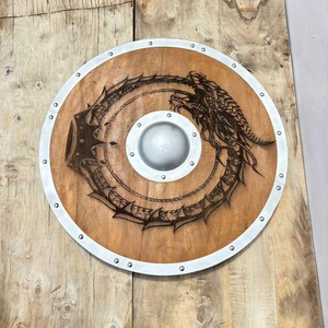 Escudo Medieval de Dragon King tallado a mano y decoración de pared Materiales de alta calidad Mango de madera Fabricante de cuchillos vikingos - Product Image 4