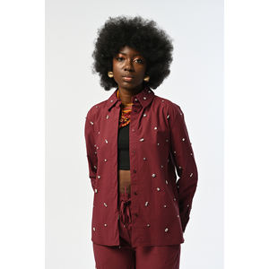 Camicetta da donna in cotone bordeaux con decorazioni sul davanti e sulle maniche - Product Image 5