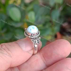 Anillo de Plata Larimar Hecho a Mano con Mariposa, Plata de Ley 925, Engaste Natural con Bisel, Rodio, Anillo de Boda, Compromiso, Piedra de Nacimiento de Febrero - Product Image 4