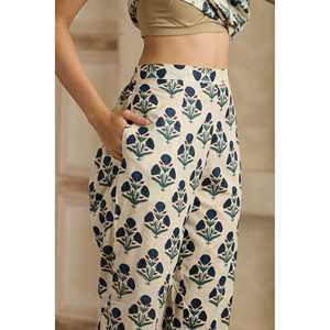 Conjunto de Top Halter sin Mangas y Kurta de Algodón Mulmul Bordado y Transpirable de Poppy Play - Product Image 1