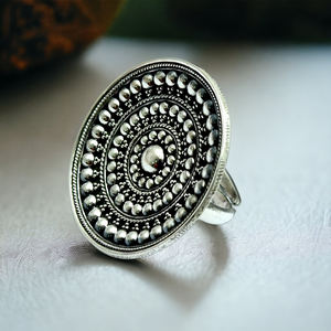 แหวนสไตล์วินเทจงานฝีมืออินเดียสำหรับผู้หญิงและเด็กผู้หญิง เงินแท้ 925 ชุบออกซิไดซ์ ทำด้วยมือ ราคาขายส่งจากผู้ผลิต - Product Image 1