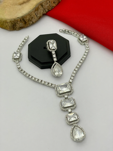 ชุดสร้อยคอเพชรแบบอเมริกันสำหรับผู้หญิงเหมาะสำหรับงานปาร์ตี้ชุดสร้อยคอสวมใส่น้อยที่สุดหรูหราคุณภาพสูง - Product Image 4