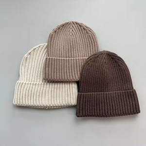 Ensemble écharpe, bonnet, cache-visage et gants en tricot uni 100% acrylique de qualité professionnelle avec logo personnalisé Eta Phi Sorority, symbole grec, vert - Product Image 4