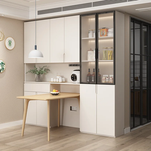Meuble de cuisine blanc moderne avec réfrigérateur intégré et unité de rangement en bois sur le plan de travail - Product Image 3