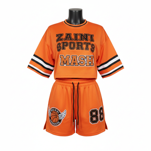 Conjunto Deportivo Corto de Malla de Poliéster Transpirable Premium para Mujer, Color Naranja, con Logotipo Aplicado por Transferencia Térmica - Product Image 1