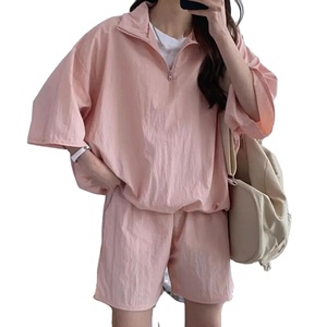 ชุดวอร์มลำลองแฟชั่นสำหรับผู้หญิง ลายพิมพ์สตรีทแวร์สำหรับฤดูใบไม้ร่วง เสื้อฮู้ดดี้และกางเกงจ็อกเกอร์ ระบายอากาศได้ดี น้ำหนักเบา คุณภาพสูง - Product Image 3