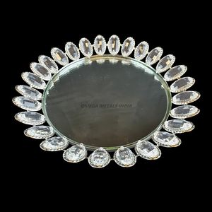 Sleek Black Metal Serving Tray Set With Elegant Gold Accents and Unique Curved Design Perfect for Stylish Home Organization - Product Image 4