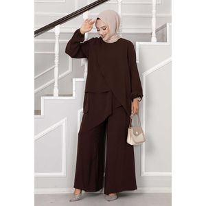 Ensemble deux pièces décontracté asymétrique Aerobin Hijab en crêpe tricoté plissé imprimé floral marron café avec boutons pour femmes musulmanes - Collection Printemps - Product Image 1