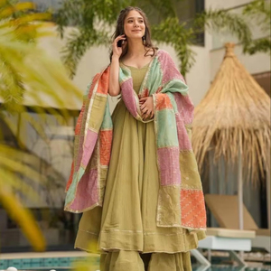 Robe Anarkali vert sauge avec broderie pastel Dupatta Vêtements ethniques pour femmes pour mariages et occasions festives - Product Image 1