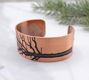 Brazalete de cobre hecho a mano Diseño de árbol por ARTISAN CRAFT Painted Technique - Product Image 3
