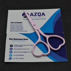 Ciseaux à broder avec manche en forme de cœur, en acier inoxydable, rose clair, revêtus de bords dentelés et lisses pour le papier et le fil - Product Image 6