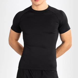 Fait sur mesure Fitness Demi-manches Hommes Rash Guards Bas quantité minimale de commande Haute Qualité Prêt à Expédier En Vrac Quantité Gym Rash Guards à Vendre - Product Image 1