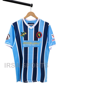 Ensemble de maillot et short de football personnalisé en polyester de haute qualité avec option de logo personnalisé IRSA SPORTS IS-101 - Product Image 1
