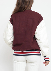 Proveedor superior Chaqueta universitaria personalizada para mujer con mangas de cuero Chaqueta elegante con letras de béisbol para mujer para ropa informal - Product Image 4