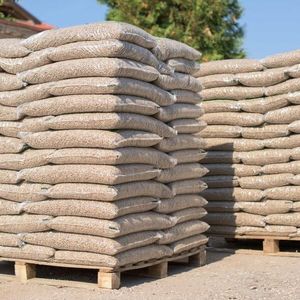 Granulés de bois européens Plus-A (Chêne/Pin/Hêtre) de 2 mm de diamètre, 1,5 % de cendres, forme en morceaux, combustible de cuisson - Product Image 3