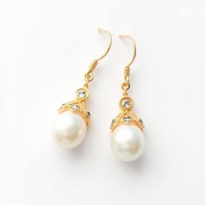 Vintage Style Beautiful Crystal Earrings Waterproof Imitation Pearl Jewelry for Girls and Women - Product Image 4