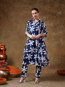 Ensemble Kurta en coton décontracté MERAKI, broderie florale blanche, mousseline bleue avec dupatta en organza pour adulte, taille naturelle - Product Image 5