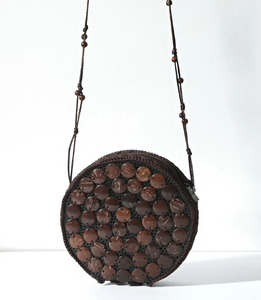 กระเป๋าทรงถังกะลามะพร้าว: ไม้ธรรมชาติดีไซน์มินิมอลกระเป๋าในชีวิตประจำวันคุณภาพสูงจากเวียดนาม - Product Image 6