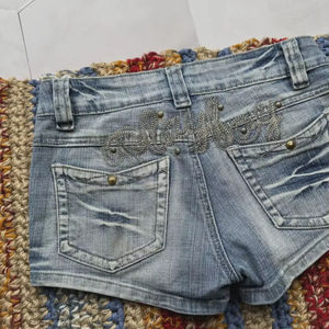 กางเกงยีนส์ขาสั้นทรงวินเทจ - Product Image 1