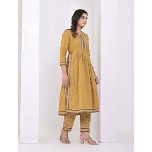 Ensemble pantalon et salwar kameez en coton imprimé au bloc, couleur moutarde - Product Image 5