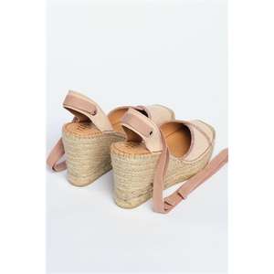 Alpargata cerrada con tacón de cuña alto - Product Image 3