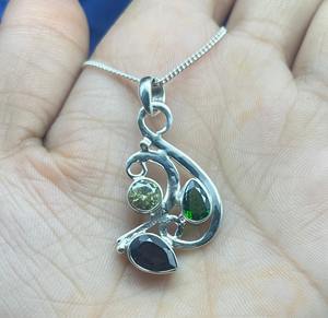 Granate Natural y Multi-Piedra preciosa Colgante de plata esterlina 925 Hecho a mano 925 Encanto de plata - Product Image 1