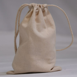 Bolsa de lona de algodón orgánico personalizada con cordón, bolsa reciclable transpirable con tamaño personalizado e impresión de logotipo para uso de polvo - Product Image 3