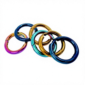 Anillos de Nariz Coloridos para Cerdos/Ganado/Toros de Regal Impex - Instrumentos para Diagnóstico e Inyección de Ganado con Fácil Identificación por Color - Product Image 1