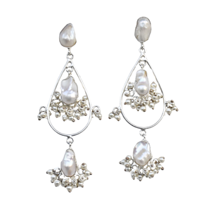 Boucles d'oreilles clous en laiton avec perles, vente en gros, pierre semi-précieuse naturelle, texture laiton mat, pièce tendance et affirmée, export en gros - Product Image 1