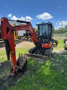 Miniexcavadora Kubota KX033-4 2022: Una Solución Potente para Excavaciones Compactas - Product Image 2