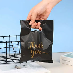 Bolsas de compras troqueladas de lujo con materiales reciclados Embalaje de tienda de supermercado con asas de lujo - Product Image 4