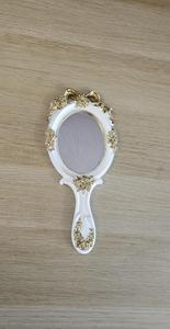 Miroir à main en résine avec finition lisse et brillante, parfait pour un usage quotidien, le maquillage ou des fins décoratives, ajoutant une touche élégante - Product Image 6