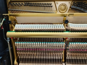 Piano Vertical Yamaha U3M Japonés Usado, Acústico, Negro Pulido, Restaurado, Alta Calidad, Duradero, Profesional, U3, Larga Vida Útil - Product Image 6
