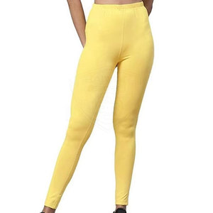 Leggings de yoga à taille élastique, dernière tendance, respirants et à séchage rapide, fabriqués au Pakistan. - Product Image 5