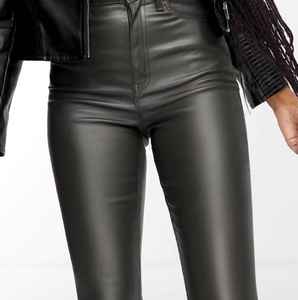 Pantalones de Cuero de Alta Calidad para Niñas con Diseño de Logotipo Personalizado para Mujeres - Product Image 2