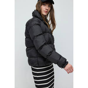 Chaqueta Corta Acolchada con Cuello Alto - Product Image 3