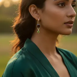 Boucles d'oreilles pendantes en argent 925 avec grenat et péridot, cadeau pour femme - Product Image 3