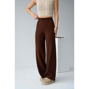 Pantalones de Punto Color Café Amargo - Product Image 1