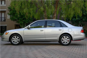 Vehículo con Volante a la Izquierda |   CONDUCCIÓN DERECHA |   TOYOTA AVALON XL 2003 CON 50,000 MILHAS - Product Image 2