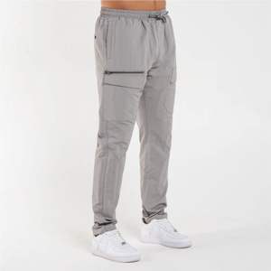 Pantalon cargo léger pour homme de qualité supérieure avec technologie de séchage rapide et poches sécurisées pour les aventures en plein air - Product Image 2