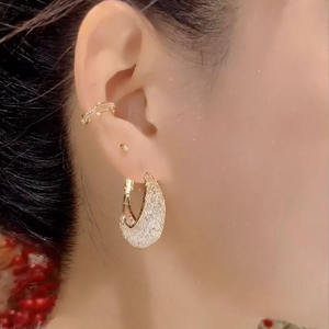 Boucles d'oreilles créoles de luxe unisexe en or massif 14 carats, diamant de laboratoire taille brillant vintage certifié IGI, bijoux pour mariage et anniversaire - Product Image 2