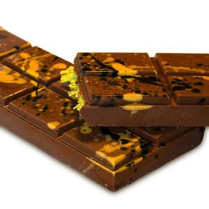 Chocolate con Pistachos Kunafa de Dubái, 180 g, el Dulce Más Delicioso y Sabroso, Ingredientes Naturales, Chocolate Dulce para Exportación - Product Image 1