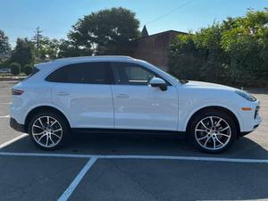 2021 คาเยนน์ เอส เครื่องยนต์วี6 ทวินเทอร์โบ 434 แรงม้า ระบบขับเคลื่อนสี่ล้อ พร้อมแพ็คเกจพรีเมียม พลัส - Product Image 6