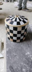 Petite boîte à bijoux en laiton avec incrustation de nacre et couvercle pour le safran - Product Image 2