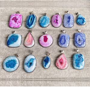 Colgantes de Piedras Preciosas Naturales de Cuarzo Solar Chapados en Oro de Primera Calidad, Joyería de Moda de Alta Gama Más Vendida - Product Image 4