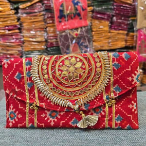 Sac à main pour femme, pochette, sac à main, en résine et chaîne, motif floral, couleur indienne, design classique, au meilleur prix - Product Image 1